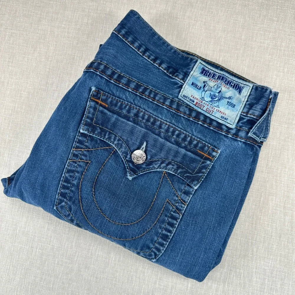 True Religion Bobby Jeans Mens 42 Blue Bootcut Made in USA Medium Wash Denim